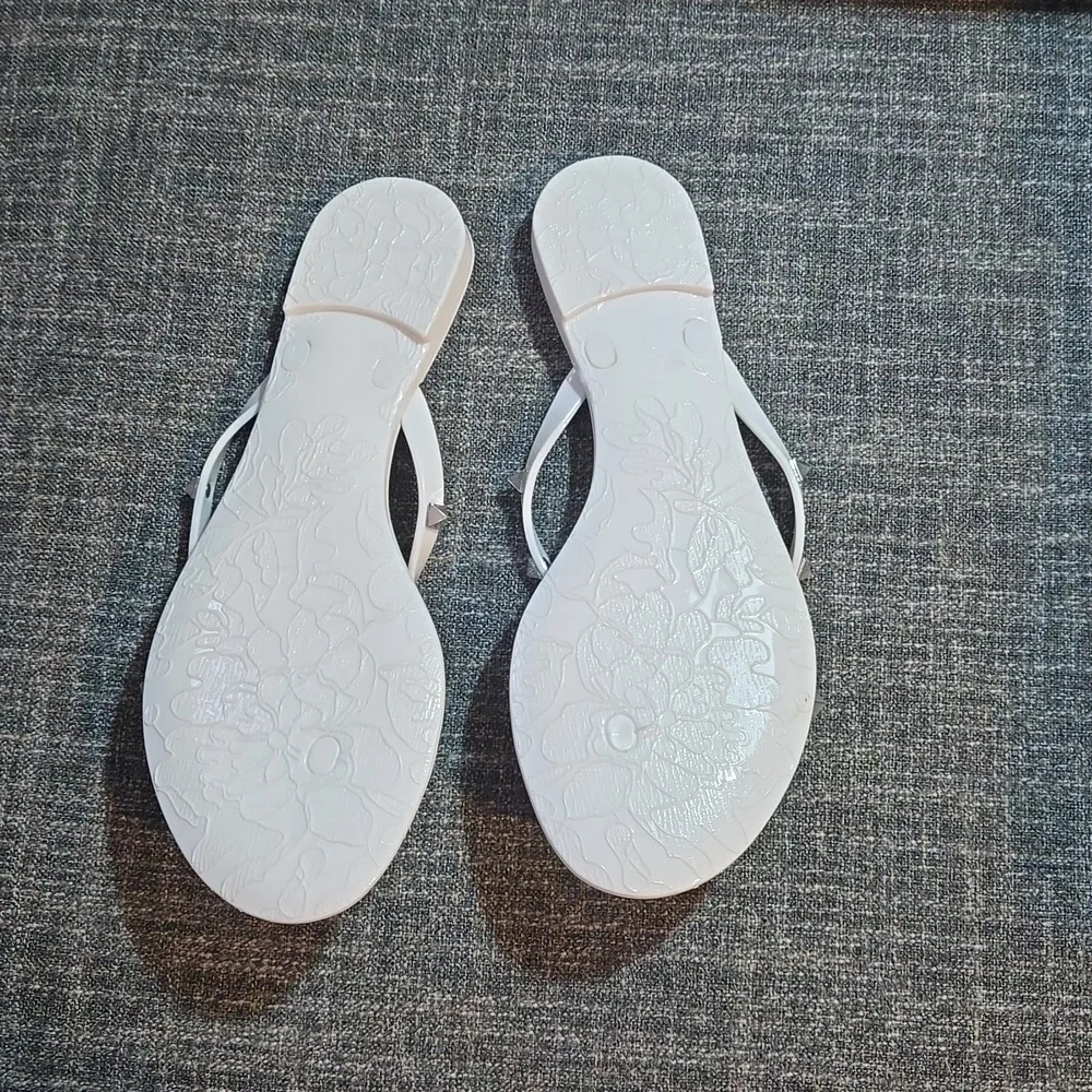 NWOT Dolce Vita sandals